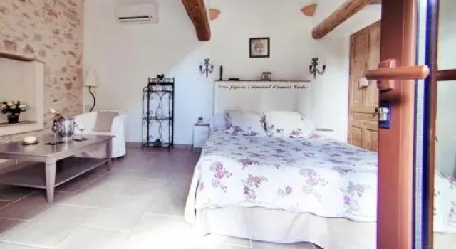 LAbri du Poète, Забронировать Отель Бес-сюр-Исоль Green Provence