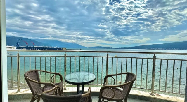 Апартаменты Comfort с видом на море Seaside Apartments Zlokovic