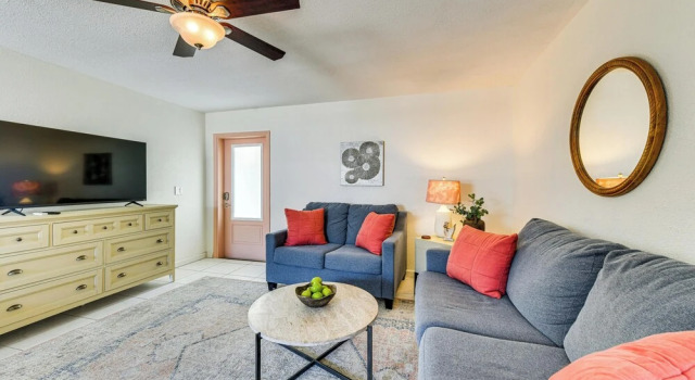 Walk to Venice Beach & Downtown! Couples Condo, Забронировать Апартаменты/квартира Апартаменты штата Флориды, Апартаменты/квартира
