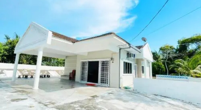 Pd Villa Holiday, Book Villa Hotels in Negeri Sembilan with a Pool, Swimming Pool