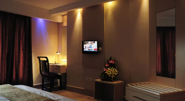 Safir Isfahan Hotel