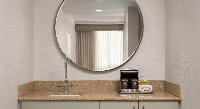 Люкс Standard DoubleTree by Hilton Hartford Downtown