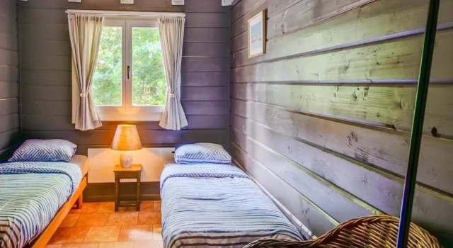 Chalet with sauna near Durbuy, Забронировать Шале Виллы Дюрбюи, рядом с Парк развлечений Adventure Valley в Дюрбюи, Вилла