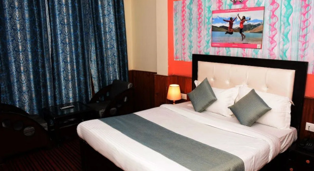 Comlux Hotels Manali, Забронировать Отель Отели Манали с парковкой, Парковка
