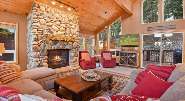 New Listing! Tahoe Donner Ski W/ Hot Tub 3 Bedroom Home, Забронировать Дом для отпуска Траки Скво-Вэлли, рядом с Поле для гольфа Coyote Moon