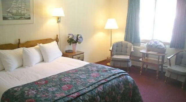 Двухместный номер Standard с видом на бассейн Rhumb Line Resort