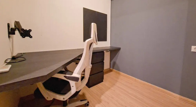 Monochromatic 2Br With Extra Working Room Apartment Sky House Bsd
