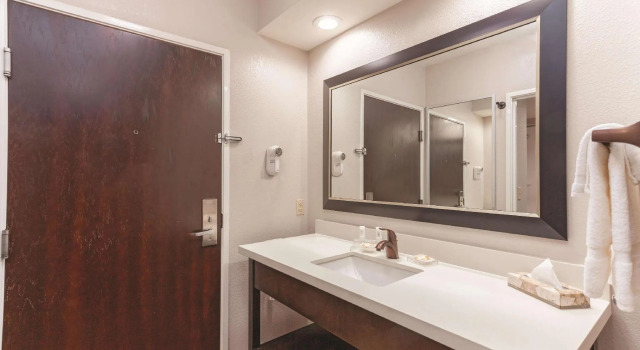 Двухместный номер Standard La Quinta by Wyndham Knoxville North I-75