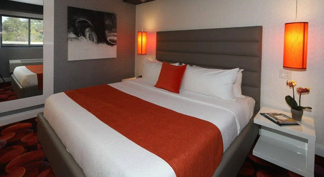 Lexen Hotel - Hollywood Walk of Fame-Universal Studios, Забронировать Отель Отели Лос-Анджелеса с парковкой, рядом с Guinness Museum, Парковка