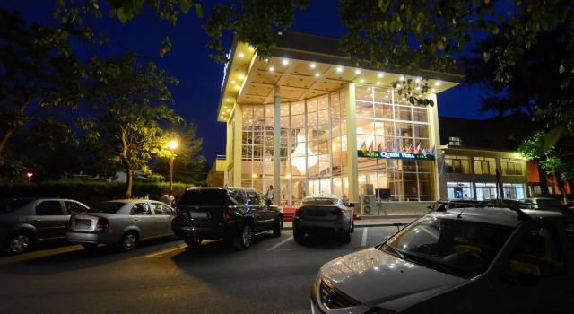 Hotel Queen Vera, Book Hotel Hotels in Mamaia-Sat with Parking, Parking