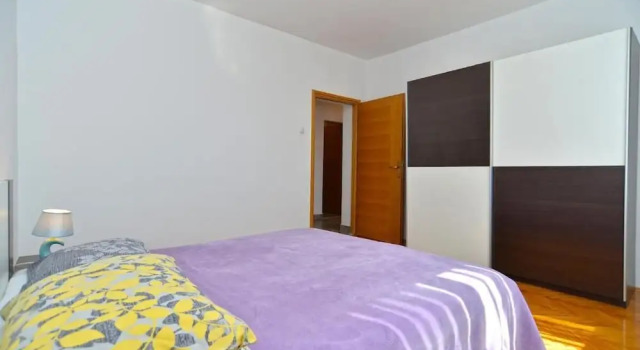 Апартаменты Spacious Flat With Pool Just 300m From the Beach