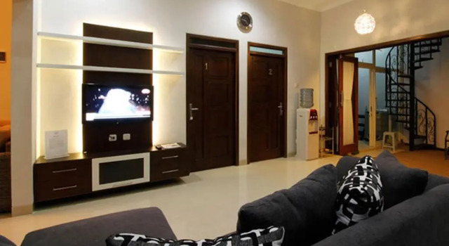 Naura Guest House