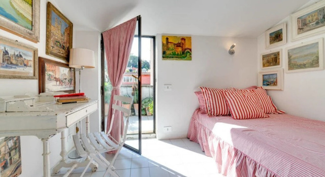 Luxury Art Apt With Terrace in Trastevere, Serviced by Hostmaker, Prenota Hotel Trastevere Roma