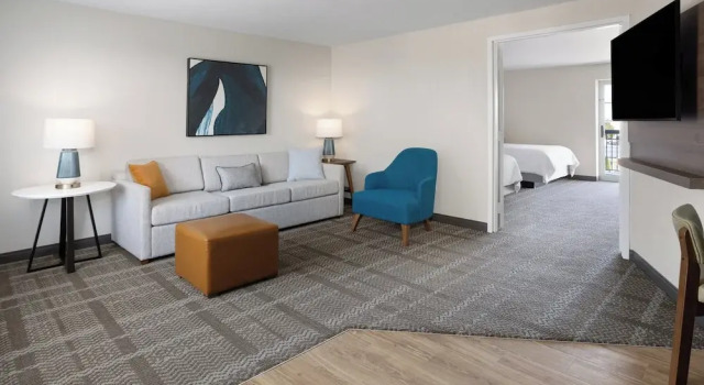Люкс c 1 комнатой с балконом Staybridge Suites Rehoboth Beach by IHG