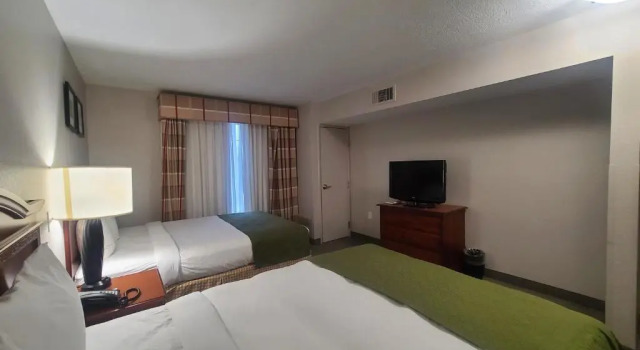Четырёхместный номер Standard Garner Hotel Paducah West by IHG
