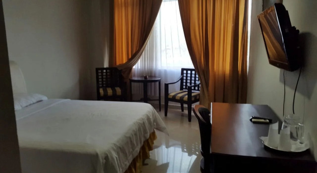 Manado Plaza Hotel, Prenota Hotel Manado 