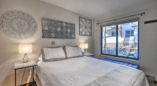 Апартаменты Telluride Condo in Town - 1/2 Mi Walk to Gondola!