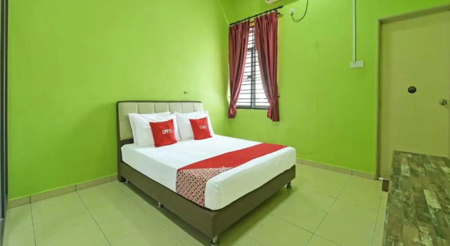 OYO Home  90532 Casa Azlinda Muslim Homestay Ii, Rezerwuj Hotel Johor Bahru Johor