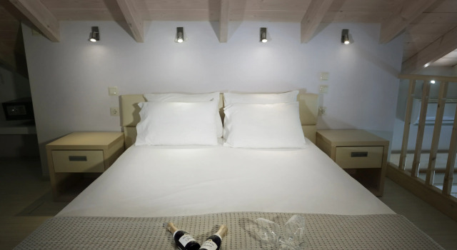 Kavos Plaza Hotel, Забронировать Отель Отели периферии Ионических островов с бассейном, Бассейн