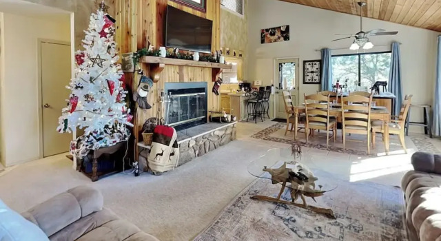 Коттедж с 3 комнатами с балконом Lowkeys Lodge by Ruidoso Vacation Rentals