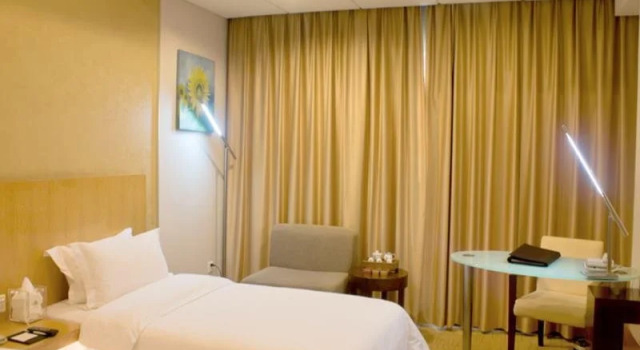 San Siro, Book Hotel Huli 