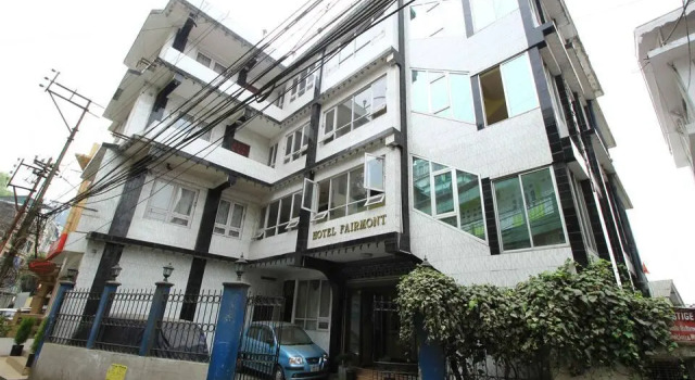 Hotel Fairmont, Rezervasyon Otel Awat otoparklı oteller, Otopark