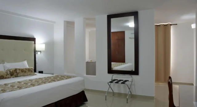 Полулюкс Hotel Juan Maria