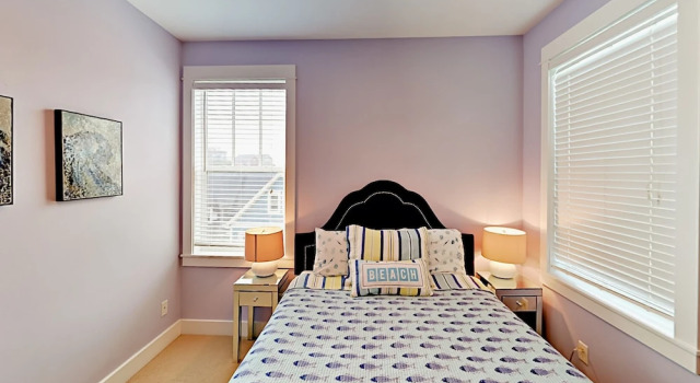 2751 SW Beach Ave Home 3 Bedrooms 2.5 Bathrooms Home, Varaa Lomakoti Lincoln City Oregon Coast