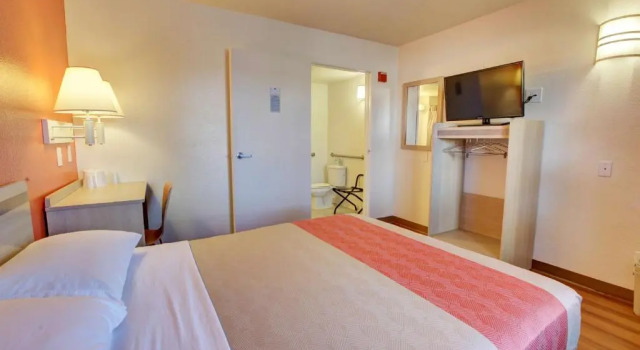Двухместный номер Standard Motel 6-Bellflower, CA - Los Angeles
