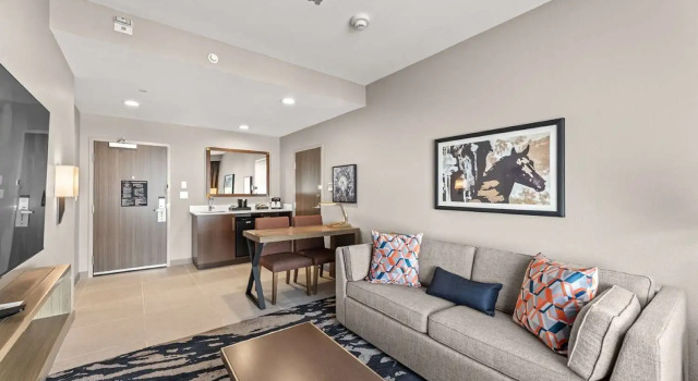 Двухместный люкс с 2 комнатами Embassy Suites By Hilton Irving Las Colinas