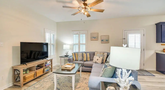 Coastal Gulf Shores Getaway - Near the Beaches, Забронировать Дом для отпуска Галф-Шорс Alabama Gulf