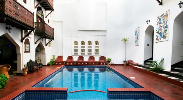 Номер Standard Dhow Palace Hotel