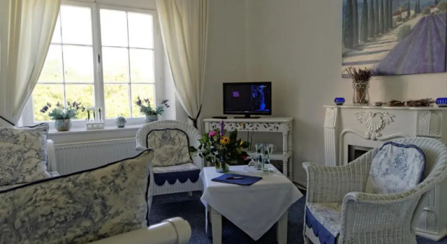 Люкс Classic Burghaus & Villa Kronenburg