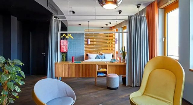 Люкс 25hours Hotel The Circle