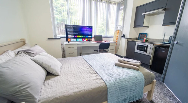 Студия Standard 76 Bournbrook Road Equipped Studios Near QE