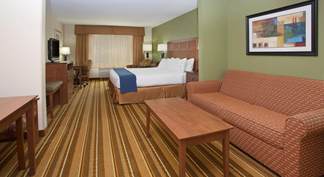 Двухместный люкс Holiday Inn Express and Suites Los Alamos Entrada Park by IHG