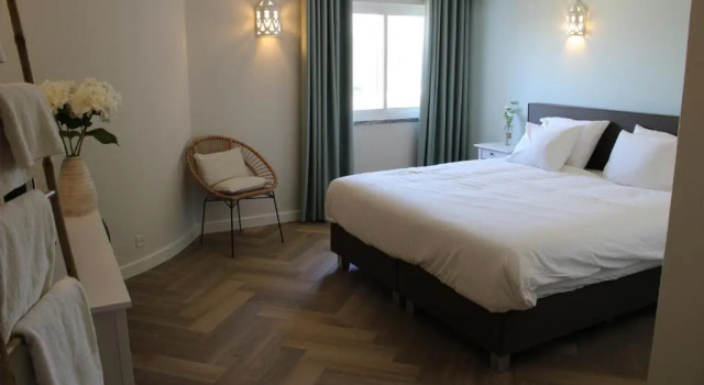 Casa Carioca Carvoeiro, Забронировать Отель Карвоэйру Барловенто, рядом с Praia do Vale Covo