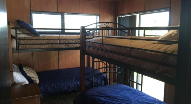Коттедж 47 Hooper Ave, Pukekohe, sleeps 13