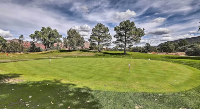 Апартаменты Sedona Home w/ Golf Course View & Pool Access!