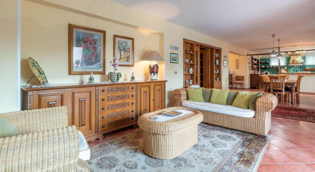 Splendid Villa with swimming pool a stone's throw from Palermo, Prenota Villa Misilmeri Sicilia