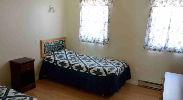 Семейный коттедж с 2 комнатами с видом на озеро Crown Cove Cottages