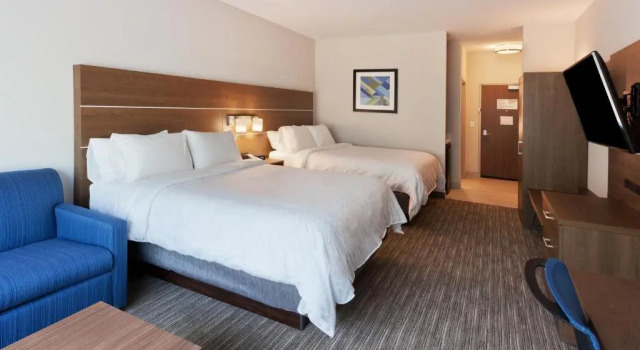Люкс с 2 комнатами Holiday Inn Express & Suites - Fayetteville by IHG