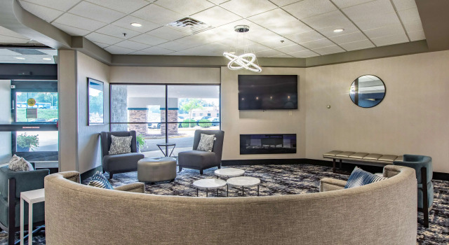 Ramada Rochester Mayo Clinic Area, Varaa Hotelli Hotellit Minnesota pysäköinnillä, Pysäköinti