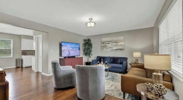 Cora Street Cottage, Забронировать Дом для отпуска Фредериксберг Texas Wine Country, рядом с Театр Rockbox
