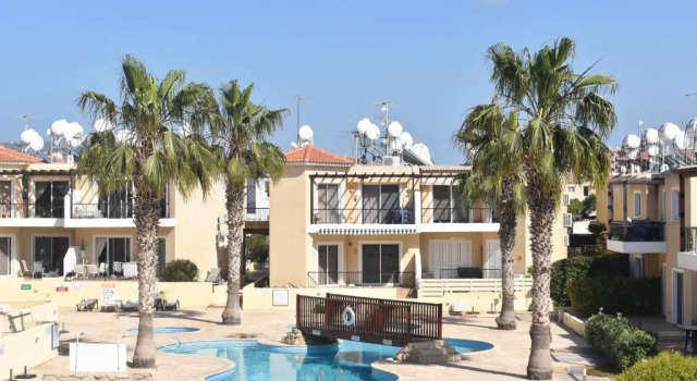 Sirena Sunrise Apartment 125, Boek Appartement Hotels in Paphos met parkeren, in de buurt van Vrisoudia ΙΙ Beach, Parkeren