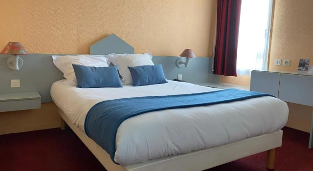 Одноместный номер Standard Brit Hotel Essentiel Moulins Avermes