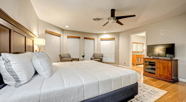 The Hideaway in El Lago, Home Gym, Rain Shower, King Bd, Sleeps 8, Space Center, Rezervovat Hotel Seabrook Houston