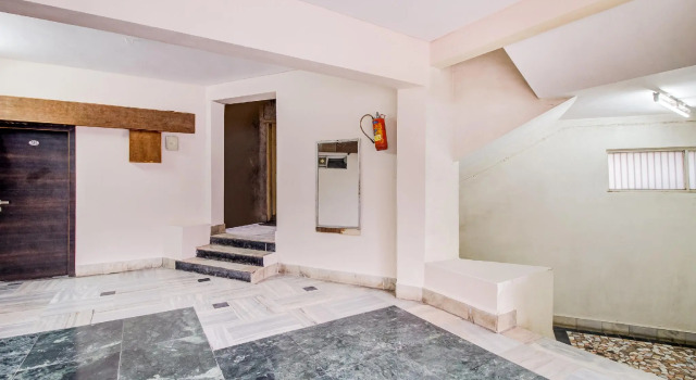 SPOT ON 63194 Hotel Raj Tourist, Забронировать Отель Насик штат Махараштра, рядом с Железнодорожный вокзал Нашик-Роуд