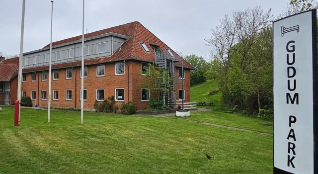 1 Person Holiday Park Home in Lemvig, Забронировать Дом для отпуска Отели Limfjord с парковкой, Парковка