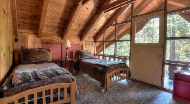 Charming Cascade Chalet